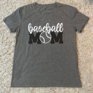 New Baseball Mom TShirt ⚾️ - Small